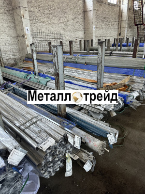Труба нержавеющая электросварная AISI 201 20x1 мм 6000