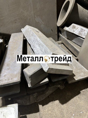 Чушка алюминиевая А7Э 720х180х80 мм
